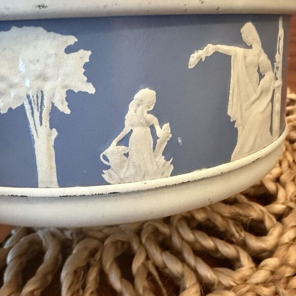 Wedgewood-Jasperware Tin Angel & Child Blue and White Vintage 1960's Chinoiserie - Picture 5 of 12